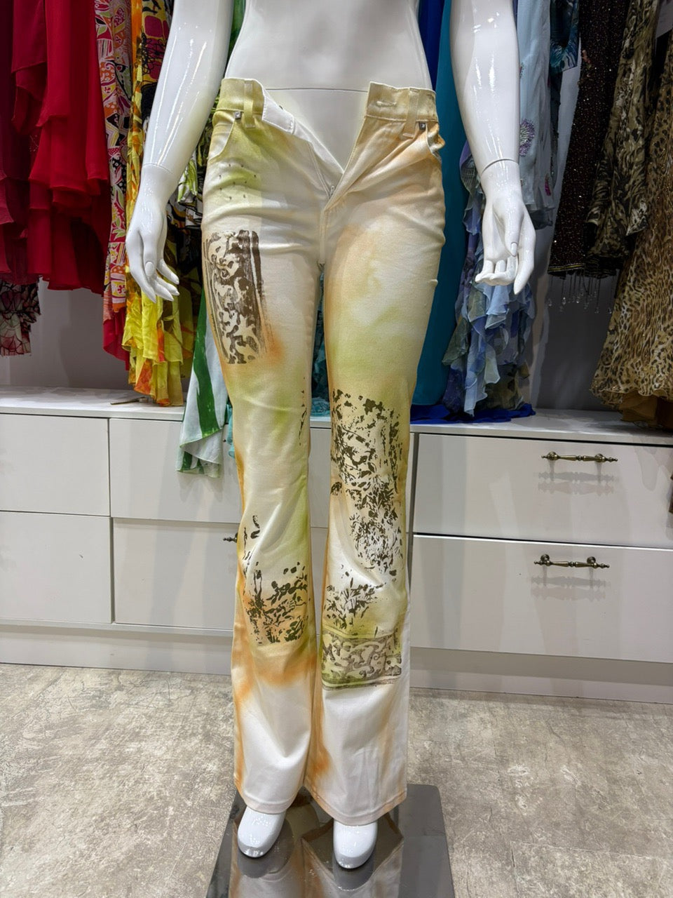 The Botanical Haze Vintage Jeans – white straight-leg jeans with olive and bronze print